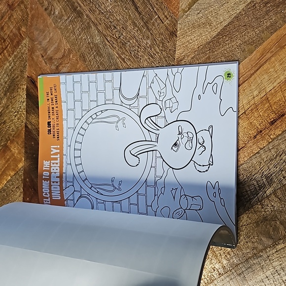 The Secret Life of Pets Mega Sticker book 1000+ - Picture 9 of 9